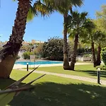 Appartement Oura View *