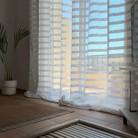 Oura View Apartman *