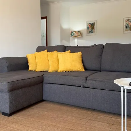 Oura View Apartman *