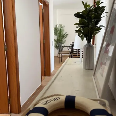 Oura View Apartman *